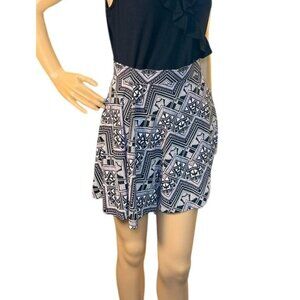 (5 for $25) PINK Black &‎ White Tribal Print Skater Skirt Size Medium